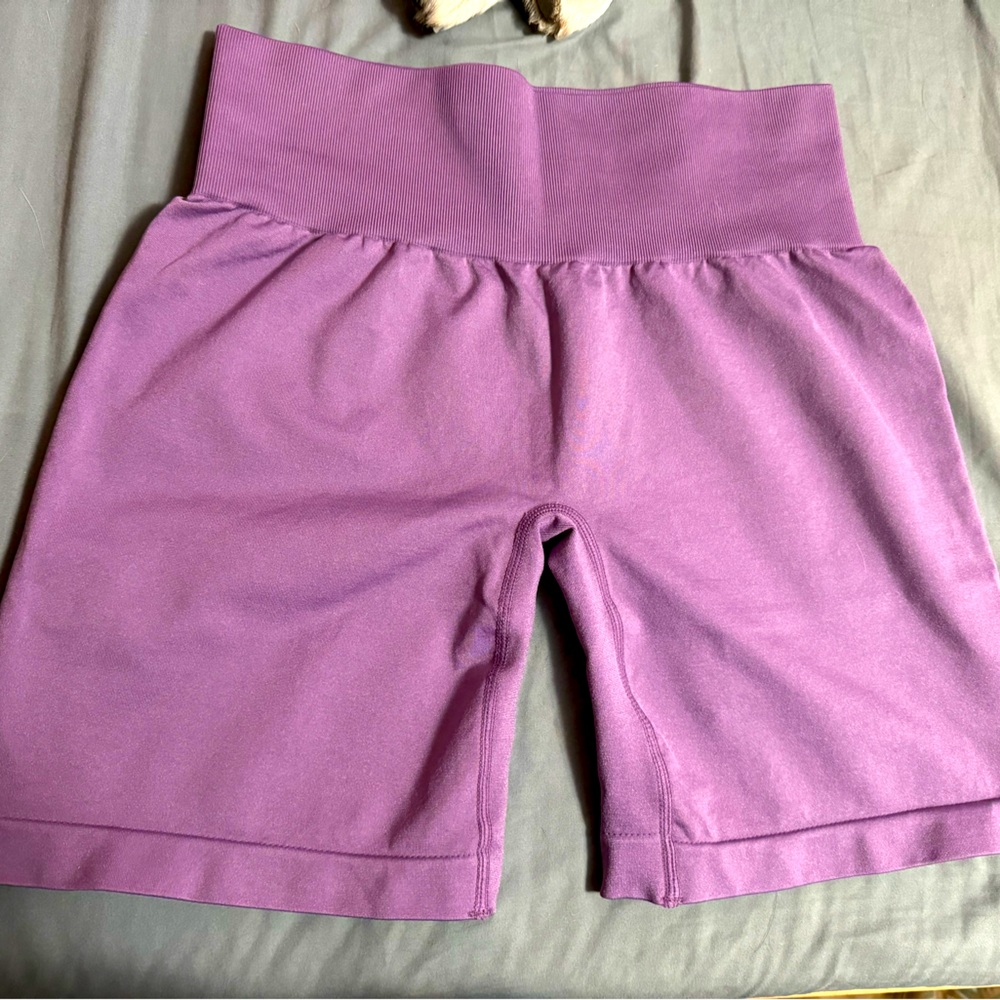 NVGTN Orchid Solid Seamless Shorts